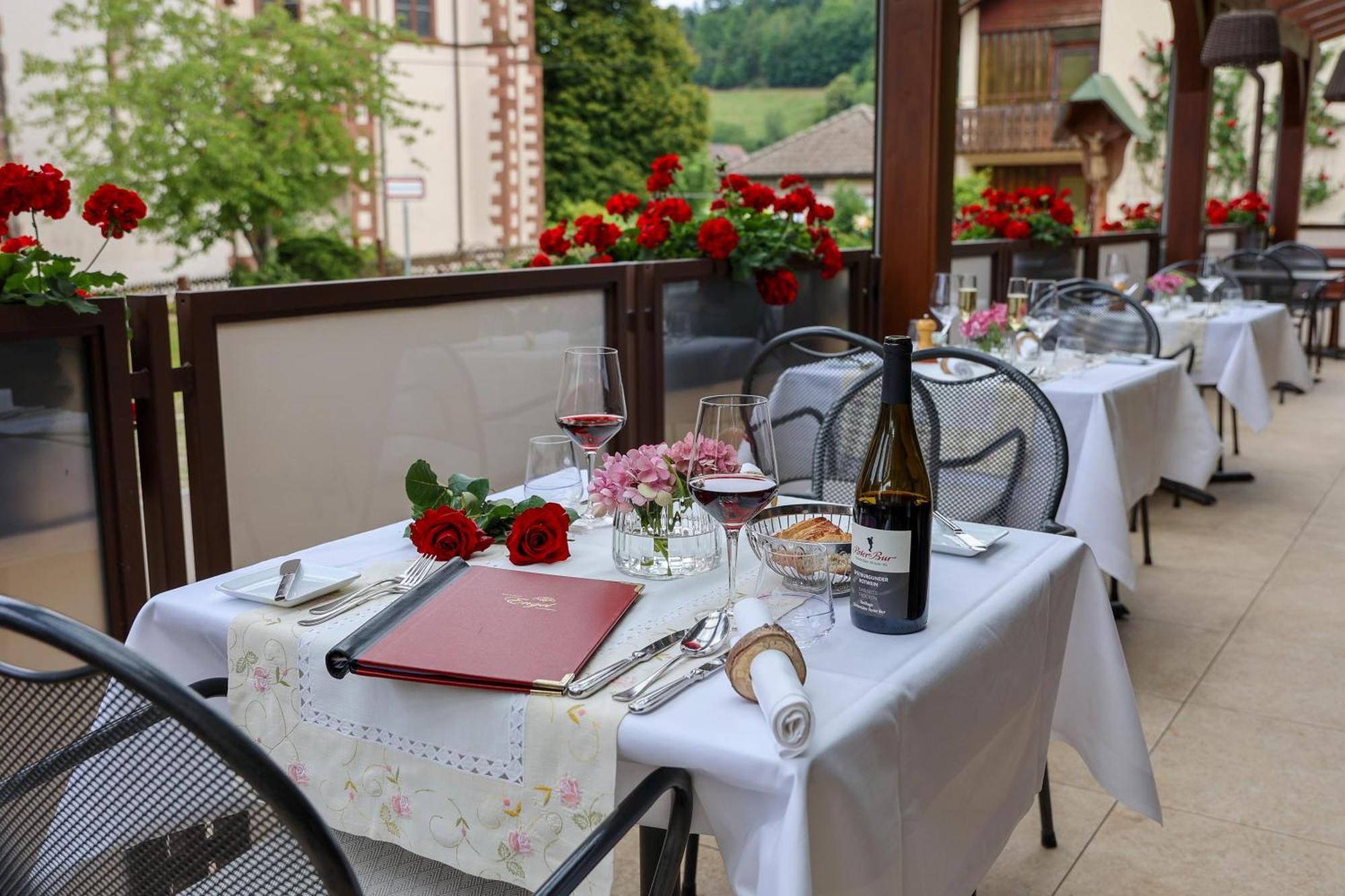 Hotel-Gasthaus Goldener Engel Glottertal Eksteriør bilde