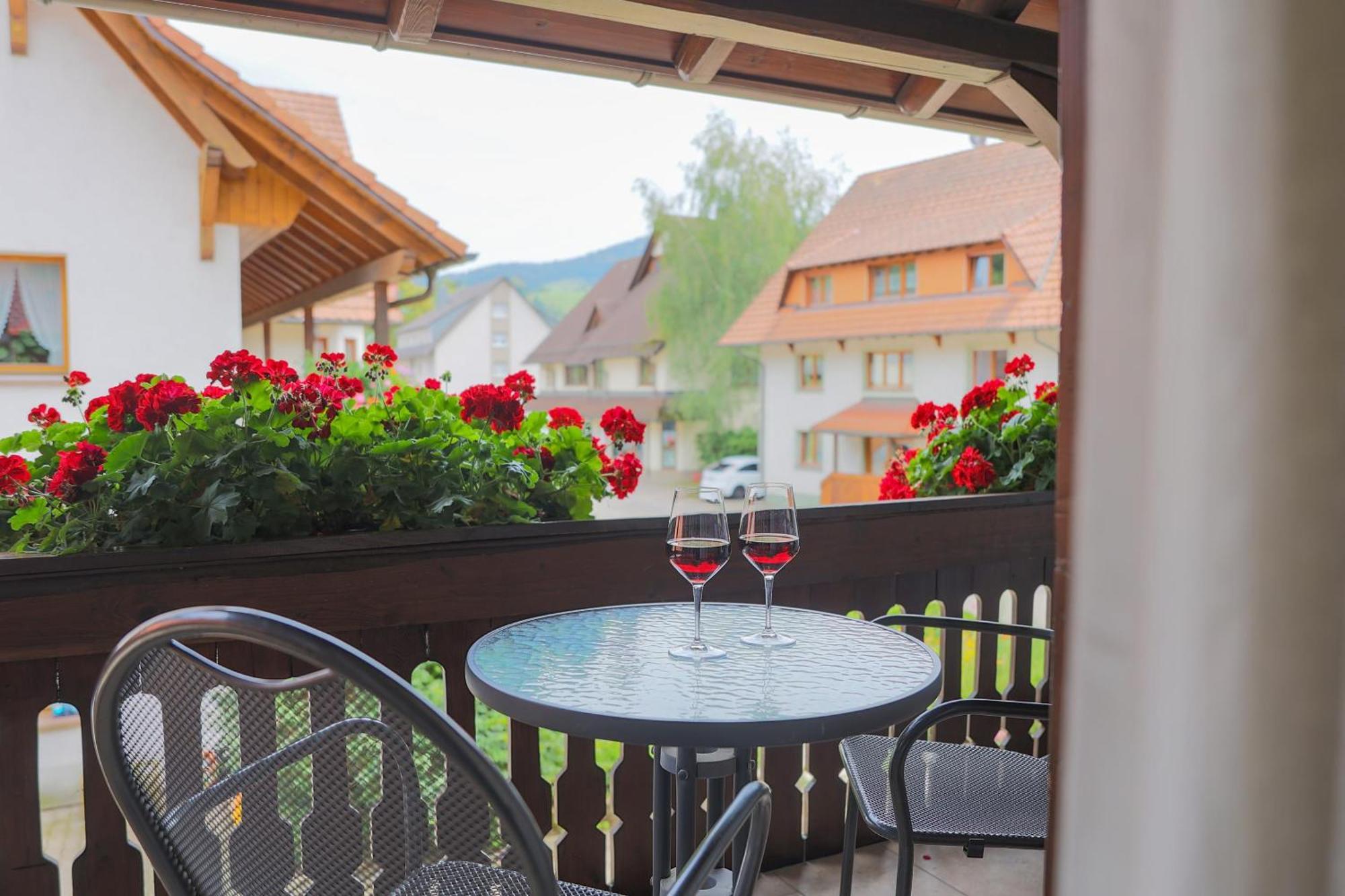 Hotel-Gasthaus Goldener Engel Glottertal Eksteriør bilde