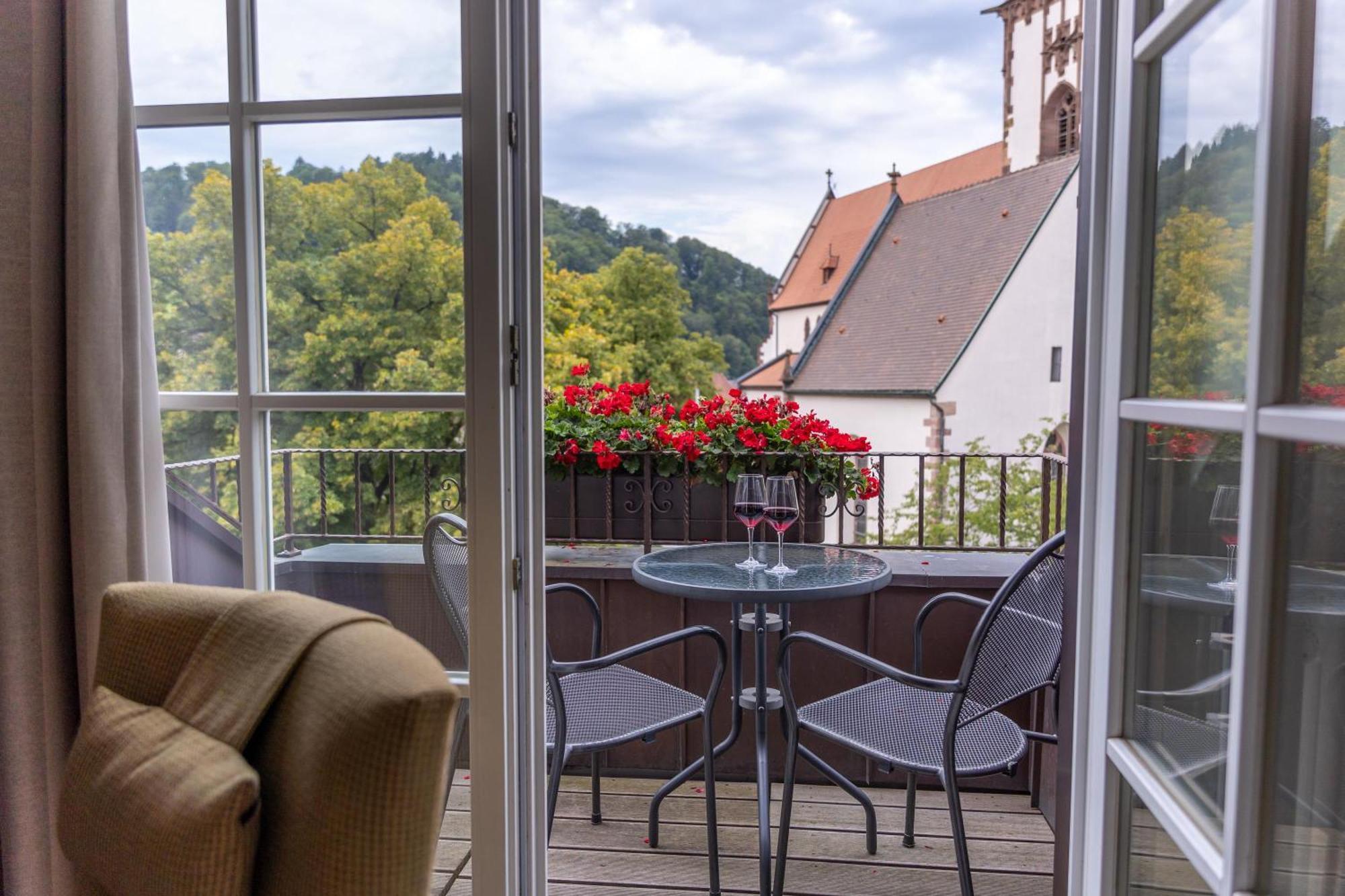 Hotel-Gasthaus Goldener Engel Glottertal Eksteriør bilde
