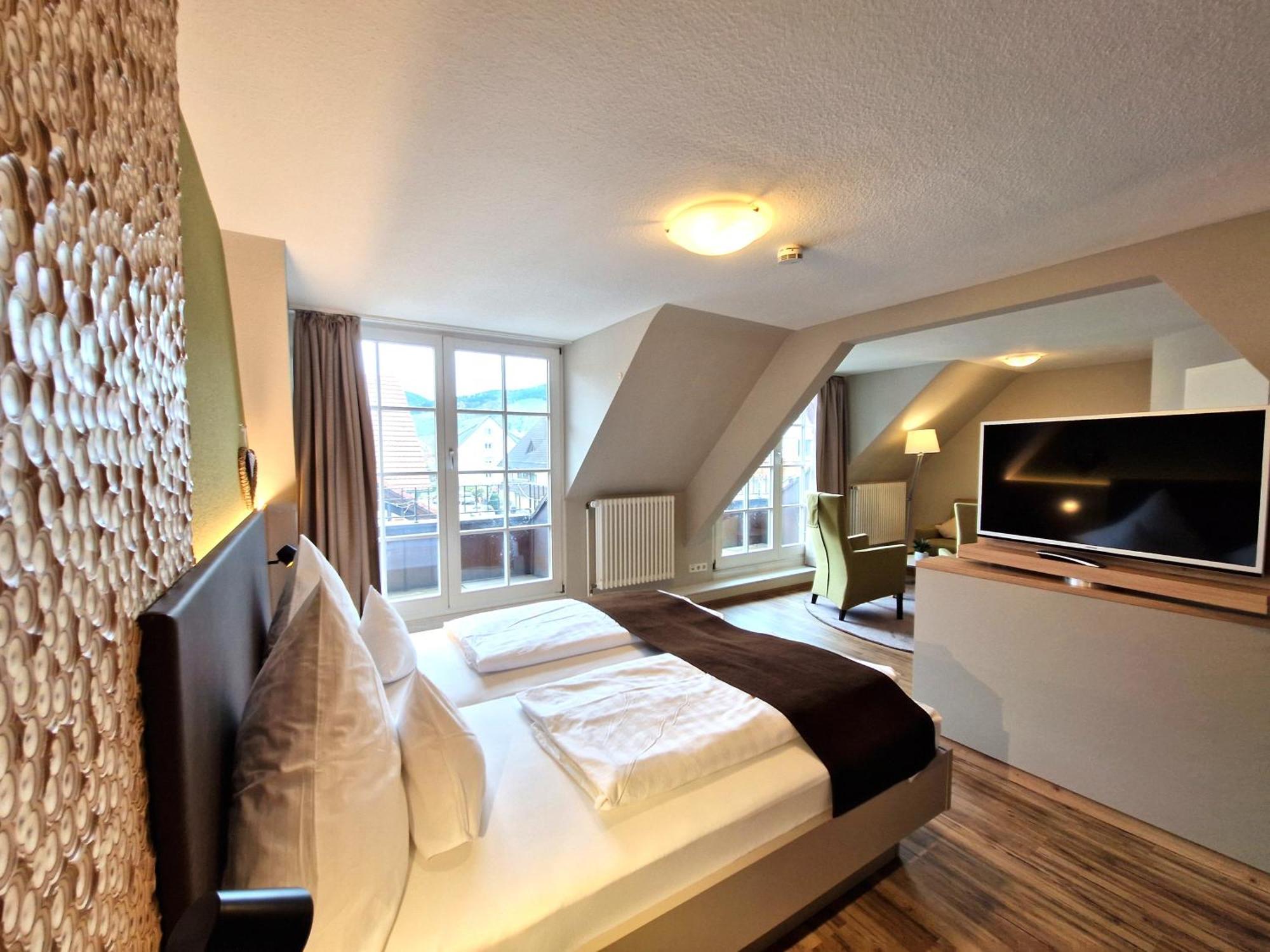 Hotel-Gasthaus Goldener Engel Glottertal Eksteriør bilde
