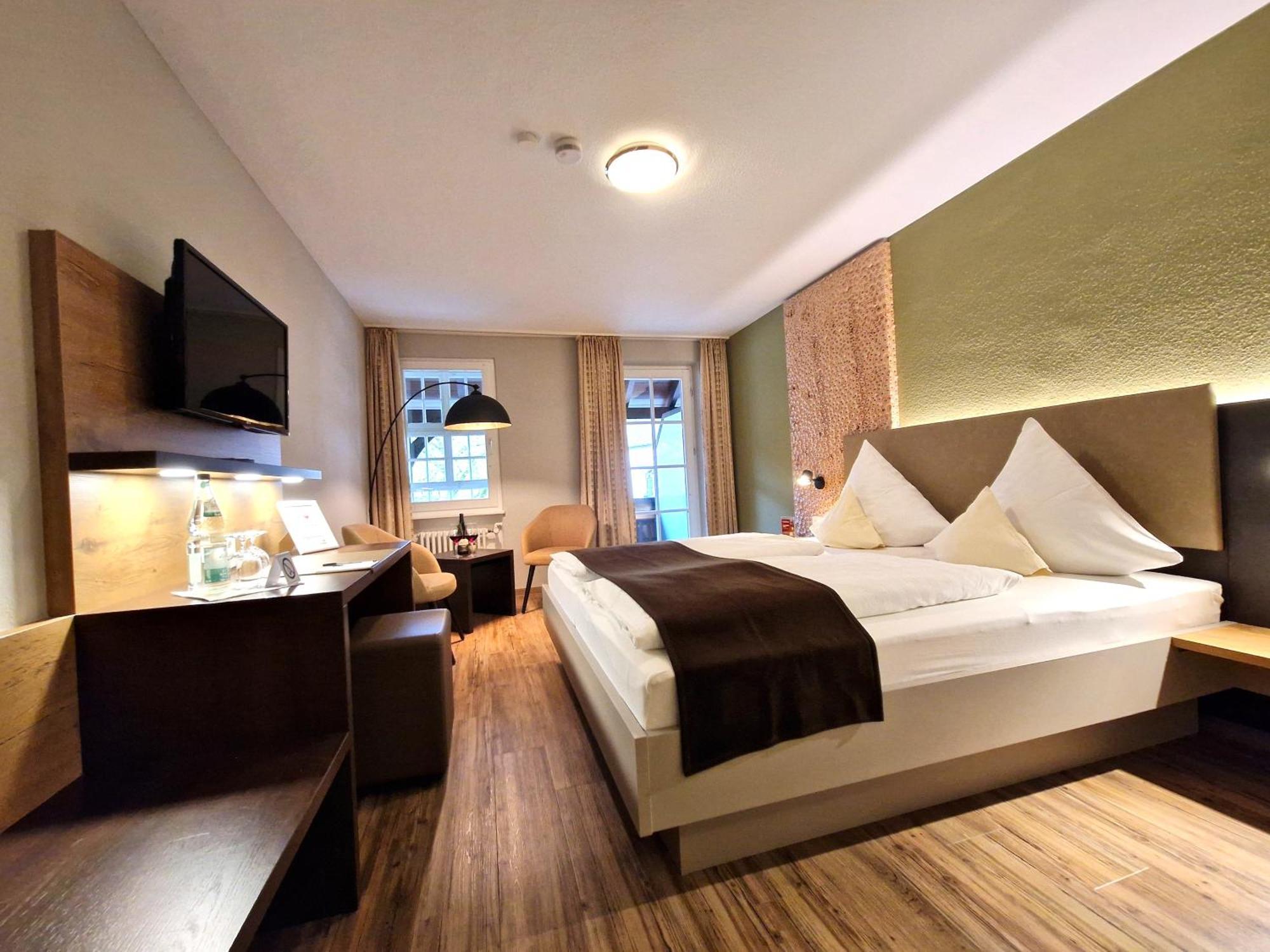 Hotel-Gasthaus Goldener Engel Glottertal Eksteriør bilde